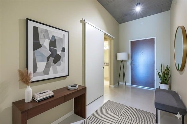 Building Photo - 335 W Ponce de Leon Ave