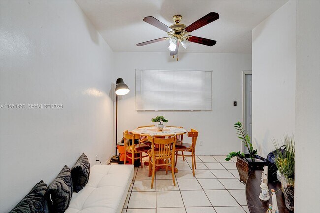 Building Photo - 502-504 Phippen Waiters Rd