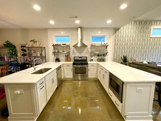 Foto del edificio - 223 Gentry Ave