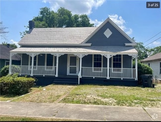 Building Photo - 1909 Summerville Rd