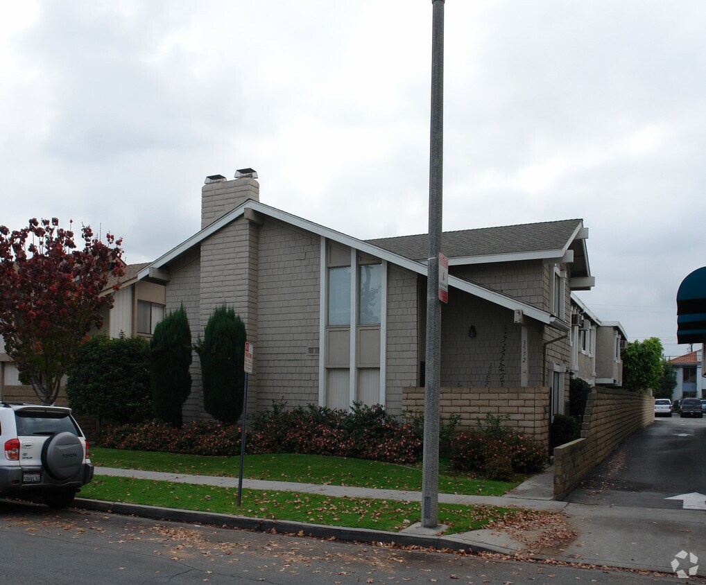 3572 Howard Ave, Los Alamitos, CA 90720 Apartments in Los Alamitos