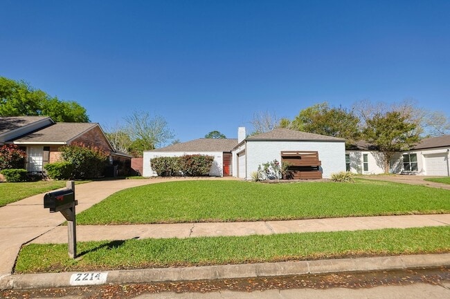 Photo - 2214 Holly Knoll St House