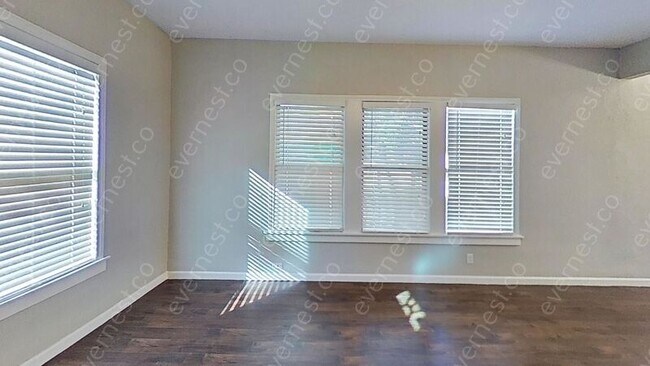 Foto del edificio - 107 Parkmoor Ct
