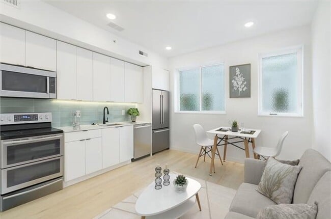 Photo - 2721 N Howard St Apartment