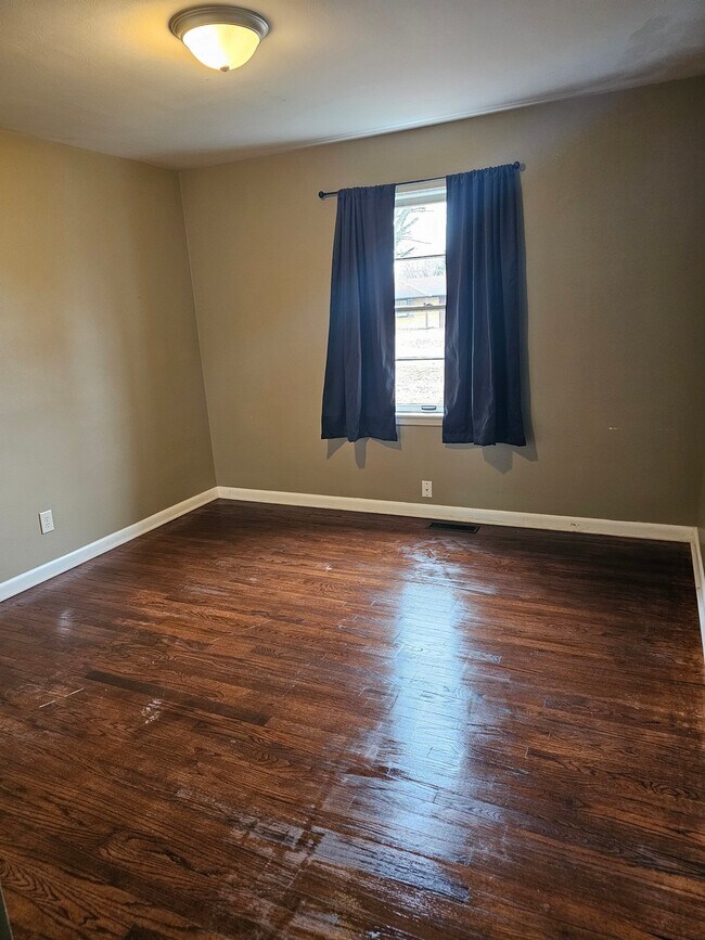 Foto del edificio - 2025 E 47th St