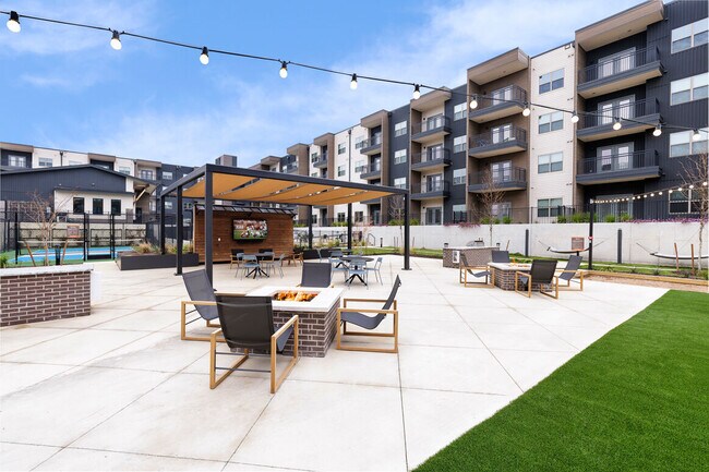 Building Photo - The Amber