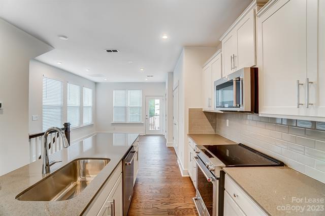 Foto del edificio - 5019 Sovereignty Ct