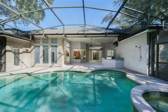 Foto del edificio - Cardinal Glen Pool Estate