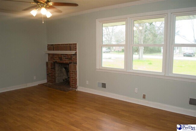 Foto del edificio - 109 Lands End Dr