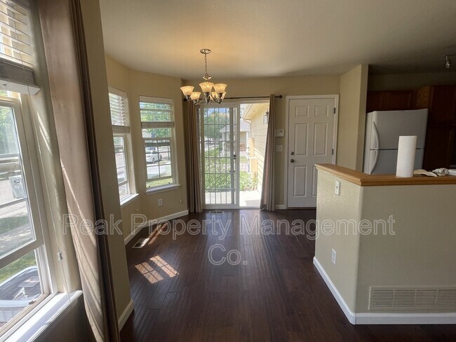 Foto del edificio - 1603 Robertson St