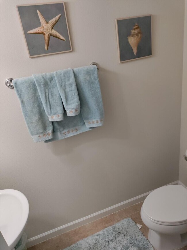 Foto del edificio - 14141 Mahogany Ave