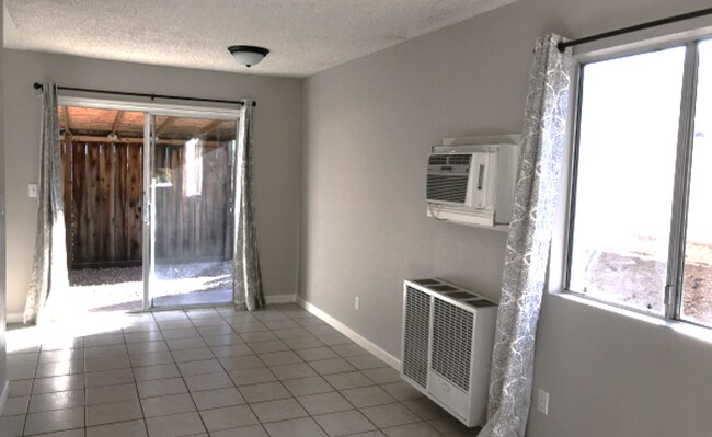 Building Photo - 540 Fein Ave