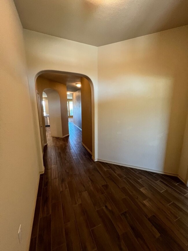 Building Photo - 1213 Ashley Dr