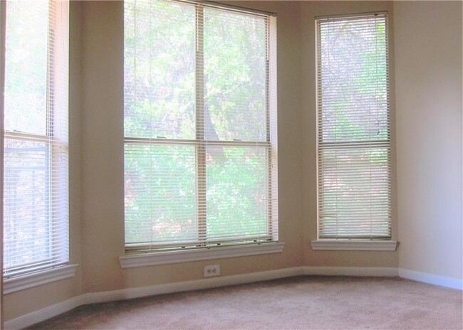 Building Photo - 6000-15 Shepherd Mountain Cove