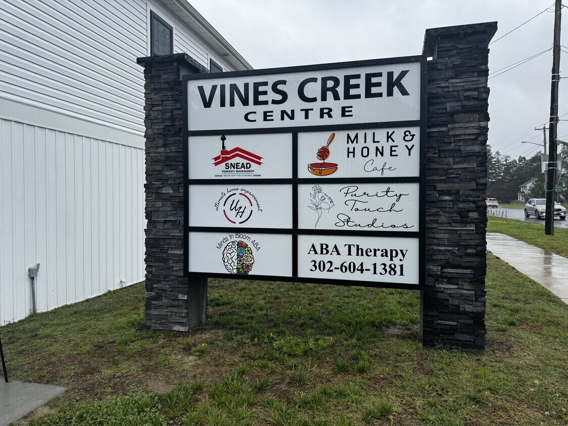 Foto del edificio - 29471 Vines Creek Rd