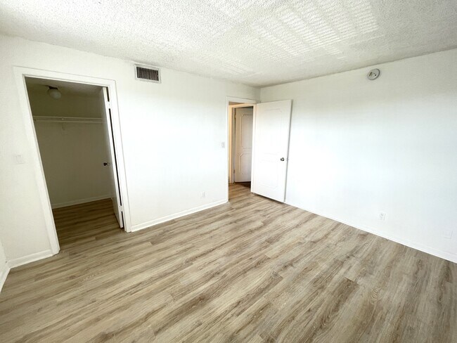 Foto del edificio - 2050 N Congress Ave