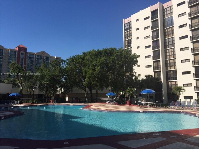 Foto del edificio - 3 bedroom in Sunny Isles Beach FL 33160