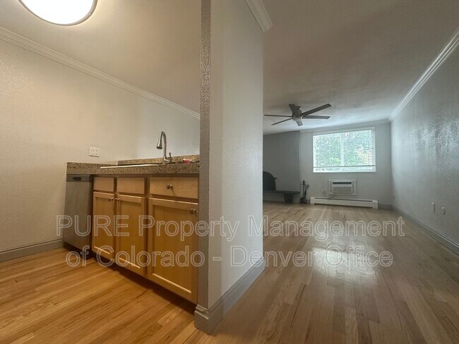 Building Photo - 1125 N Washington St