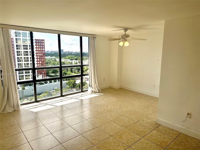 Foto del edificio - 1450 Brickell Bay Dr