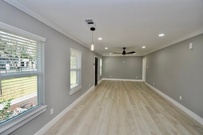 Foto del edificio - 7238 Evans St