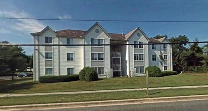 Building Photo - 818 S Schumaker Dr