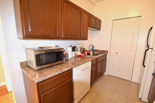 Foto del edificio - 4546 N Western Ave