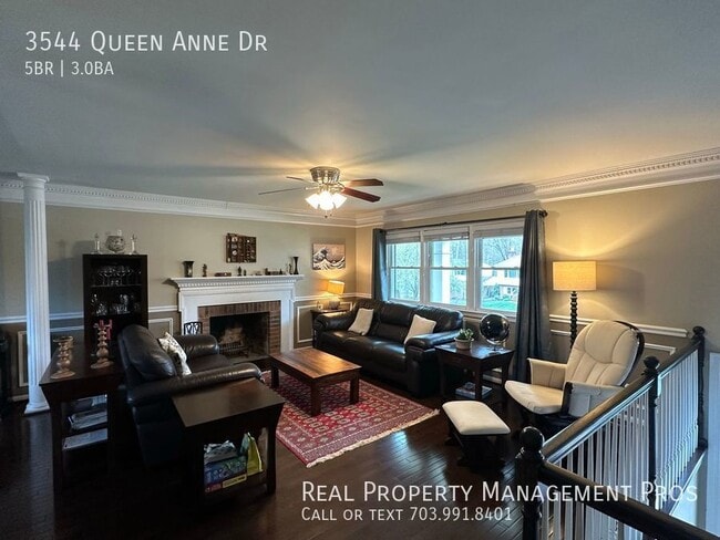 Building Photo - 3544 Queen Anne Dr