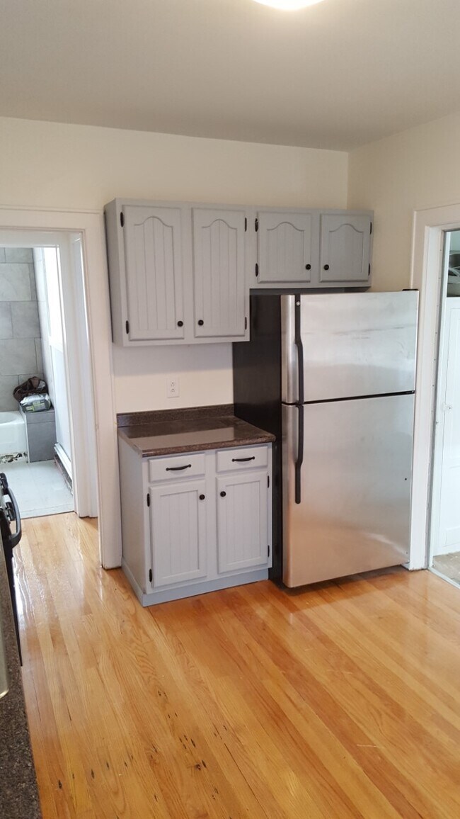 Foto del edificio - 12 Coventry Ave