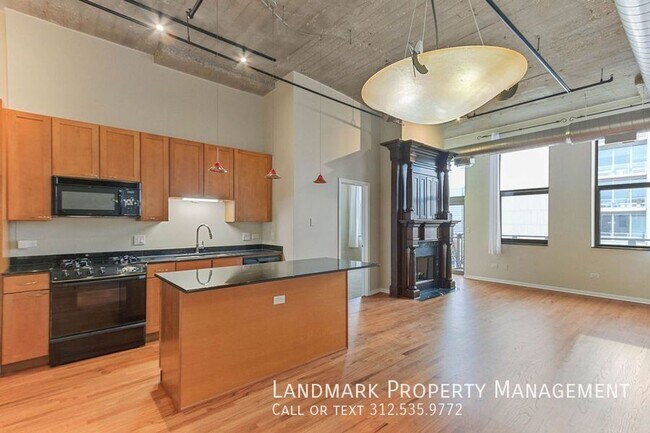 Building Photo - 758 N Larrabee-#820