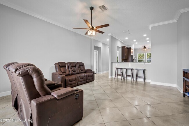 Building Photo - 1042 Southern Hills Dr
