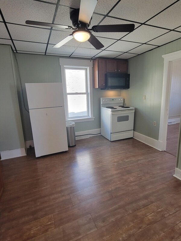 Foto del edificio - 54 Birch Ave S