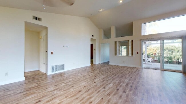 Foto del edificio - Gorgeous and Bright 2BR/2BA Home perfect f...