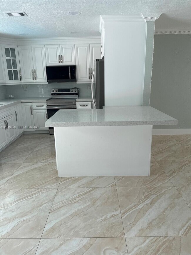 Foto del edificio - 9675 SW 19th St
