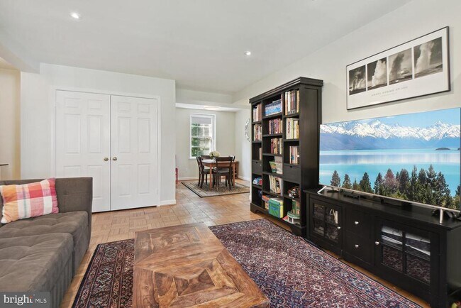Foto del edificio - 3810 39th St NW