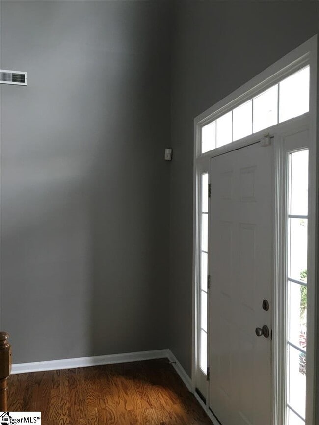 Building Photo - 30 Halehaven Dr