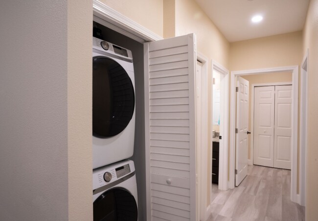 Foto del edificio - 2291 Dunlop St