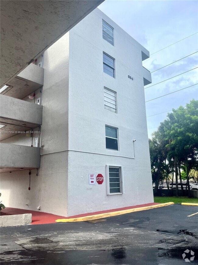 Building Photo - 854 NW 87th Ave