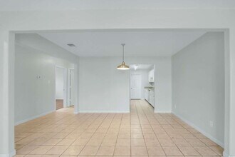 Building Photo - 7202 Montgomery Dr