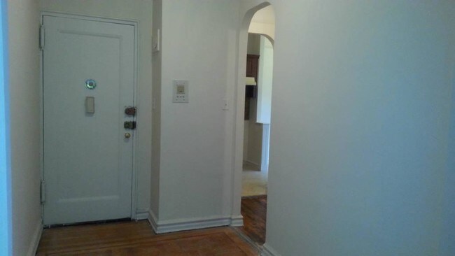 Building Photo - 2775 E 16th St