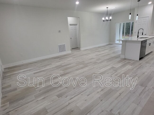 Foto del edificio - 646 W Homeway Loop