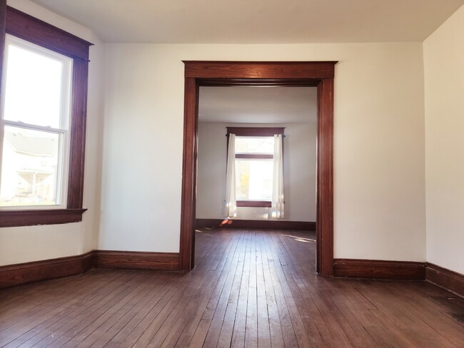 Dining room - 516 E Leith St