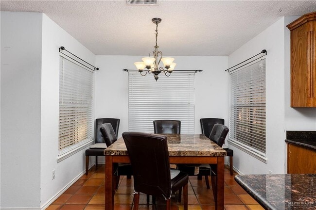 Foto del edificio - 15 El Rancho Rd