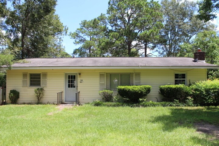 Foto principal - Lovely 3 Bedroom 1 Bath Home