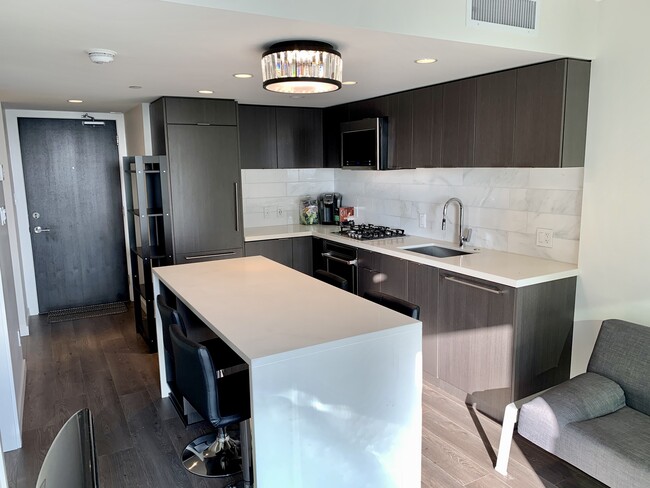 Building Photo - 8189 Cambie St