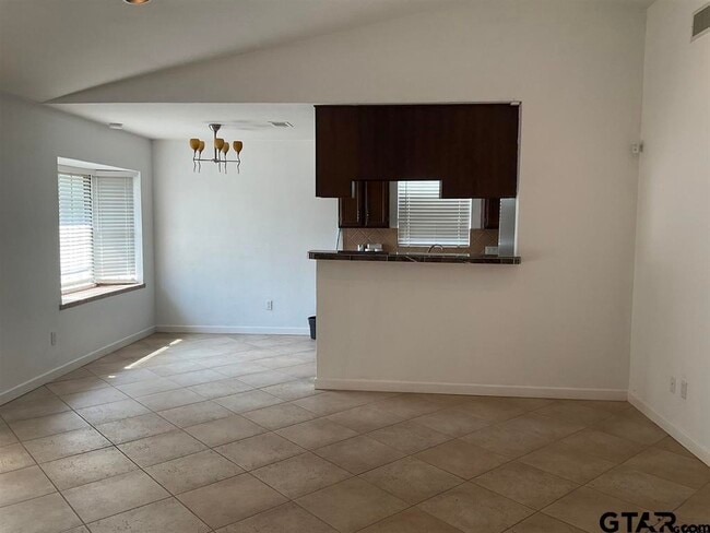 Building Photo - 5101 Foxglove Cir