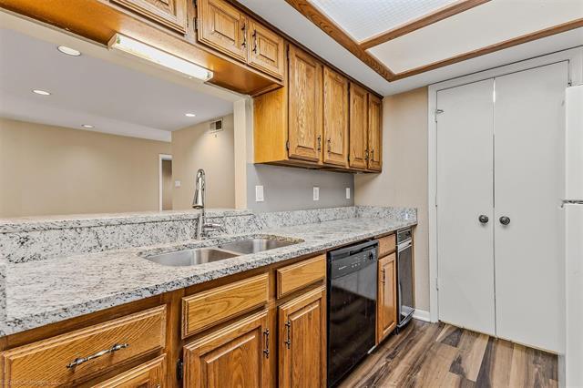Foto del edificio - 925 Signal Ridge Pl