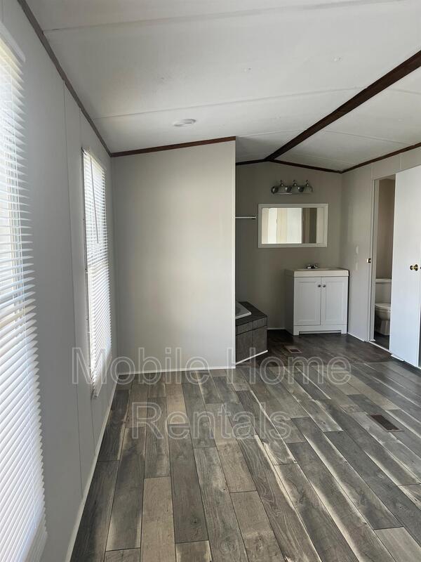 Foto del edificio - 2836 Dottie Ln