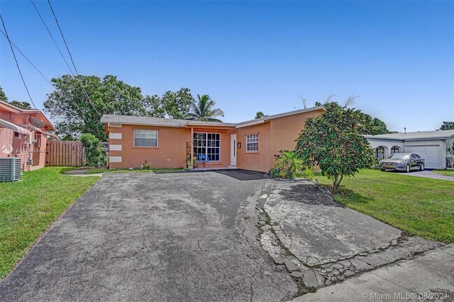 Building Photo - 8520 NW 24th Pl