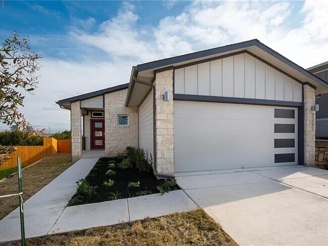 Foto del edificio - 7717 Lowenfield Dr