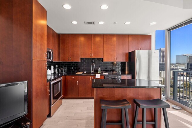 Foto del edificio - 777 N Ashley Dr